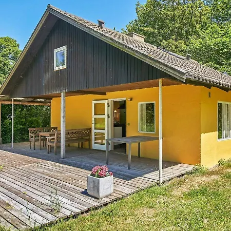 6 Person In Aakirkeby * Akirkeby